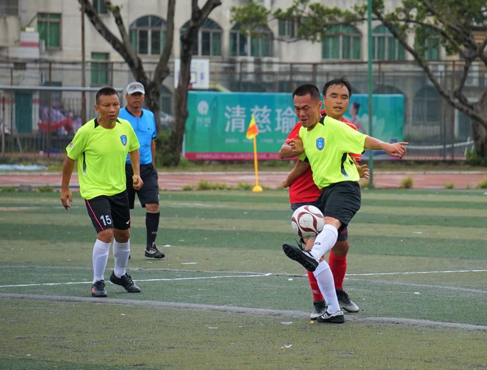 法学院（绿）VS 计电学院